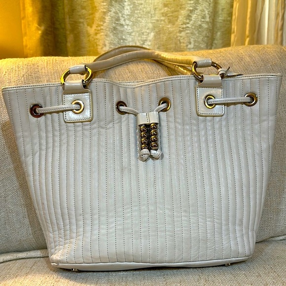 Charles David Quilted Tote - Picture 12 of 13